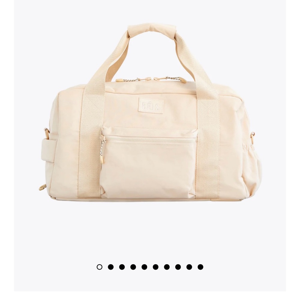 NEW NEVER USED Beis Sports Duffle Beige